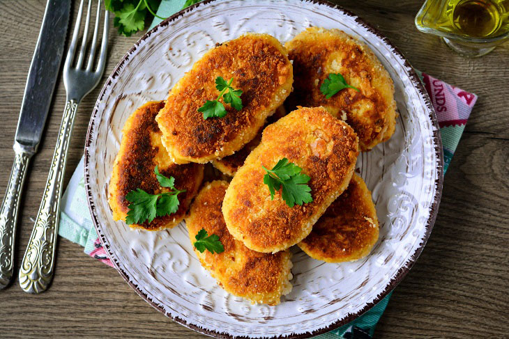 Hungarian potato pogachi - an original vegetable dish