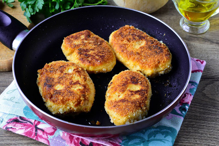 Hungarian potato pogachi - an original vegetable dish