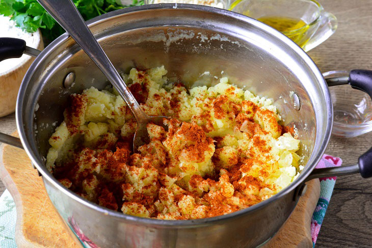 Hungarian potato pogachi - an original vegetable dish