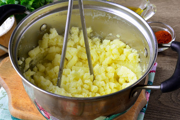 Hungarian potato pogachi - an original vegetable dish