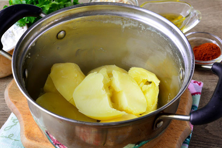 Hungarian potato pogachi - an original vegetable dish