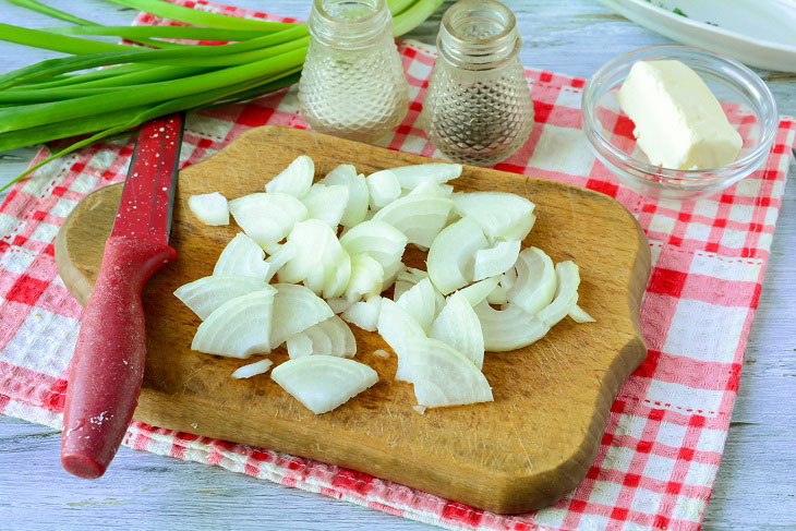 "Sukharnitsa" of bread and eggs - a budget and very tasty dish