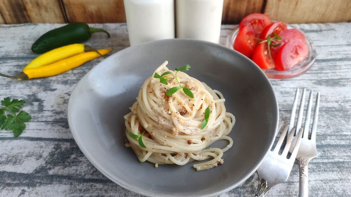 Spaghetti in walnut sauce – a delicious and fragrant dish