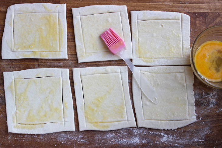 Feta and spinach puffs - a delicious quick snack