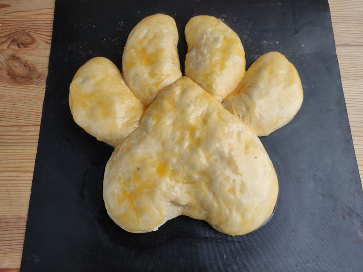 Meat pie "Tiger's paw" - a delicious dish on the festive table