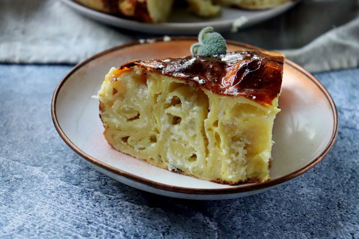 Pie "Bulgarian Bannitsa" - delicious and original