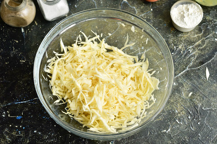 Cabbage casserole in a pan - it turns out juicy and tasty