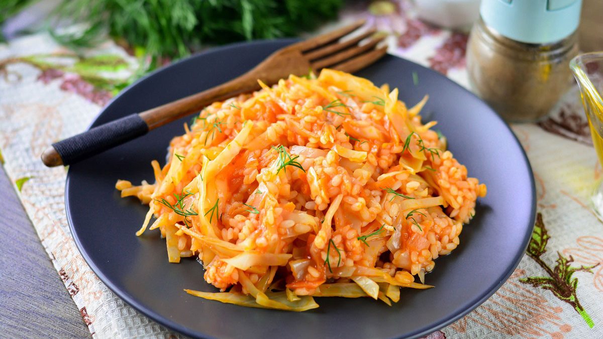 Rice with cabbage “Lachanorizo” – a popular Greek dish