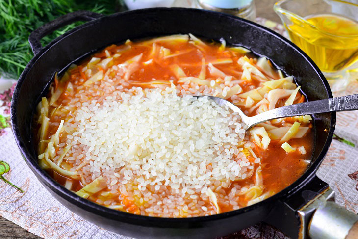 Rice with cabbage "Lachanorizo" - a popular Greek dish