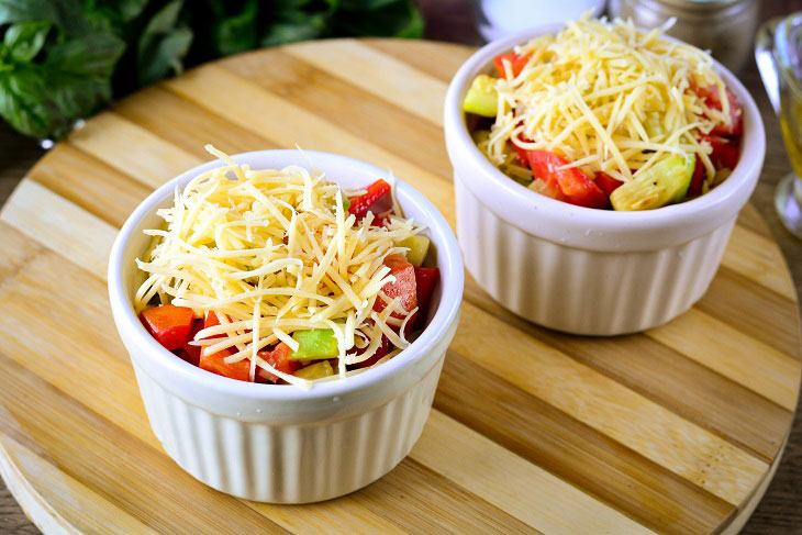 Vegetable julienne in the oven - a tasty and fragrant dish