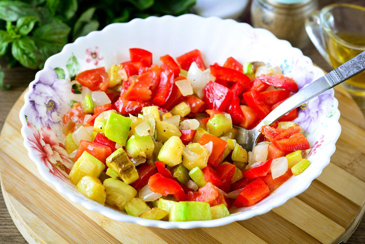 Vegetable julienne in the oven - a tasty and fragrant dish