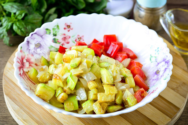 Vegetable julienne in the oven - a tasty and fragrant dish