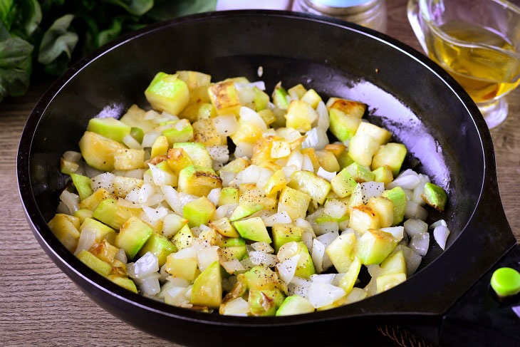 Vegetable julienne in the oven - a tasty and fragrant dish