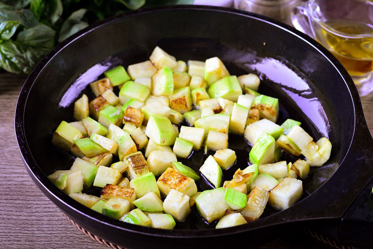 Vegetable julienne in the oven - a tasty and fragrant dish