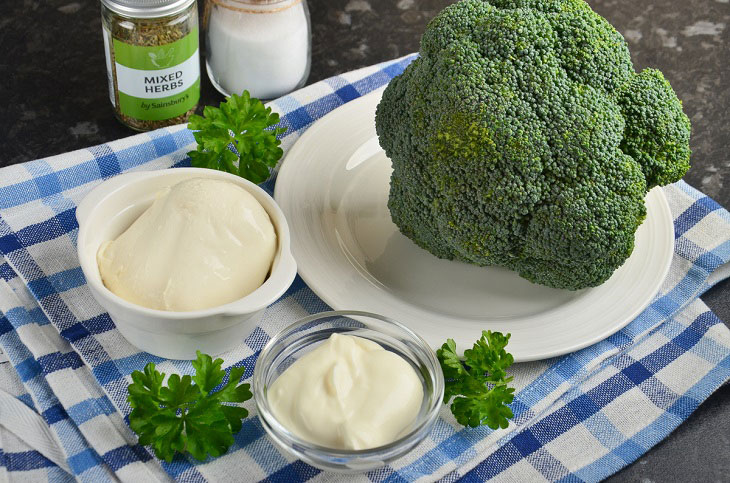 Broccoli with mozzarella in the oven - simple, tasty and healthy
