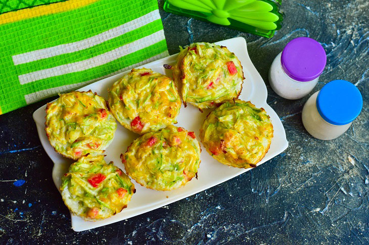 Muffins from zucchini with sausage - tender, soft and fragrant