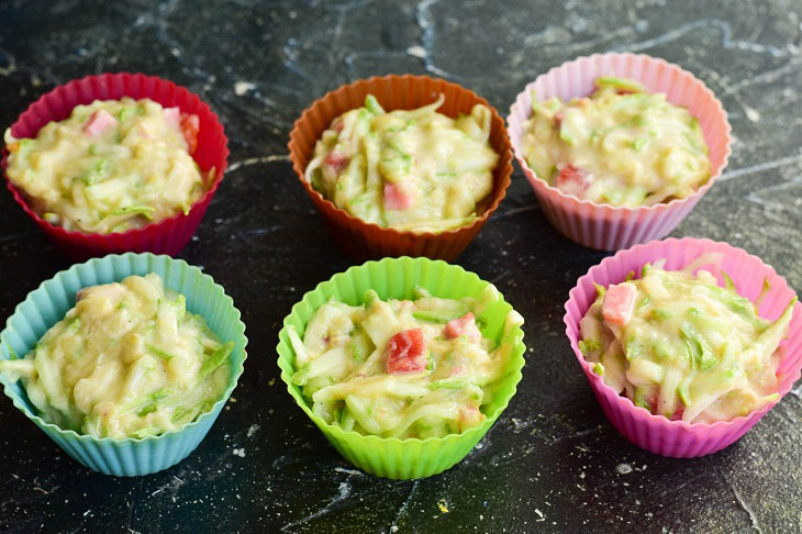 Muffins from zucchini with sausage - tender, soft and fragrant