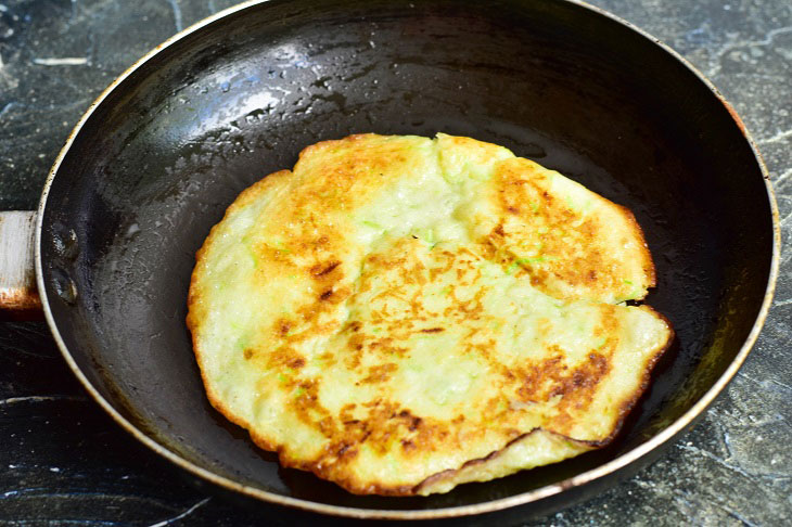 Pancakes from zucchini - they turn out very tasty