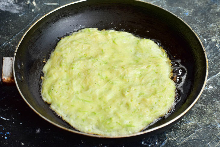 Pancakes from zucchini - they turn out very tasty