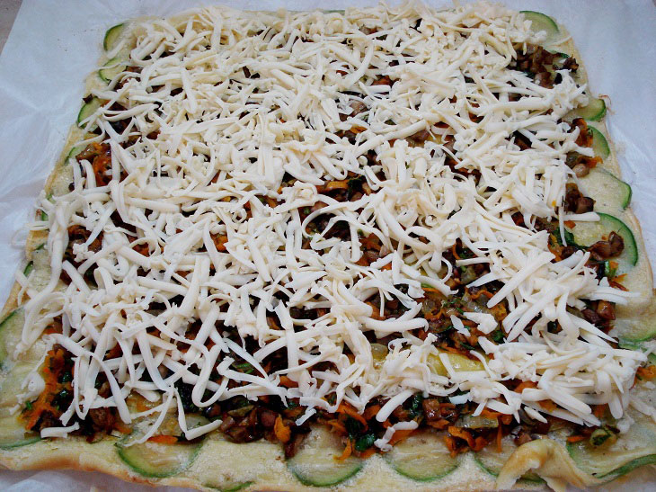Zucchini roll with mushrooms and cheese - a great summer dish
