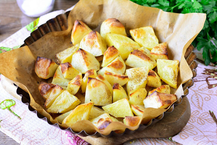 Potato harra from potatoes - a delicious and spicy Lebanese dish