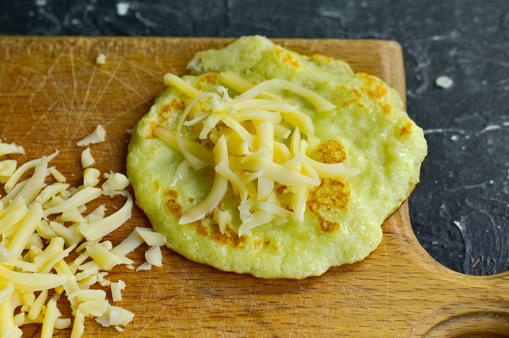 Cabbage rolls with cheese - juicy, soft and low-calorie