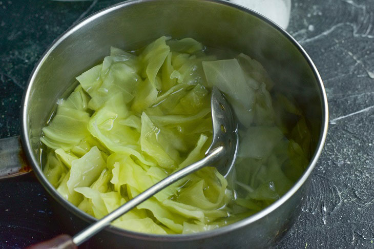 Cabbage rolls with cheese - juicy, soft and low-calorie