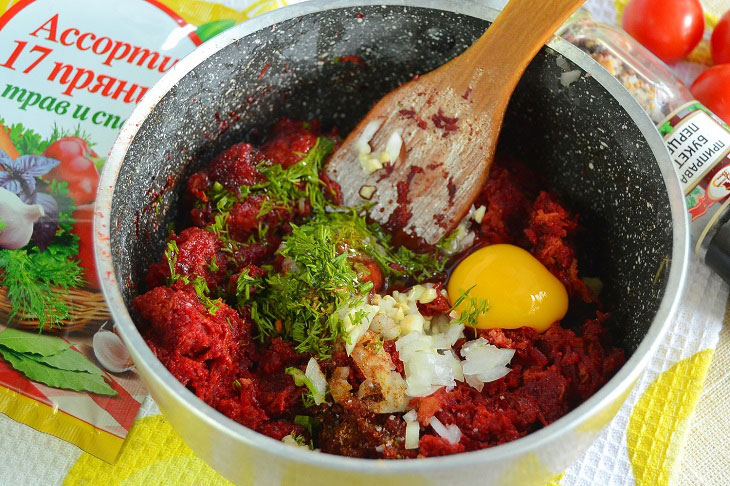 Tender beet and carrot cutlets - a healthy and tasty dish