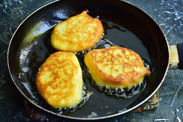 Potato cutlets with cheese - an interesting quick snack