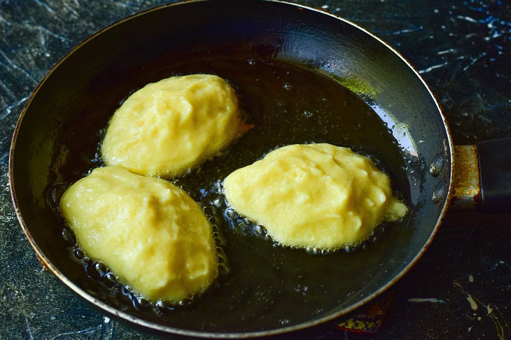Potato cutlets with cheese - an interesting quick snack