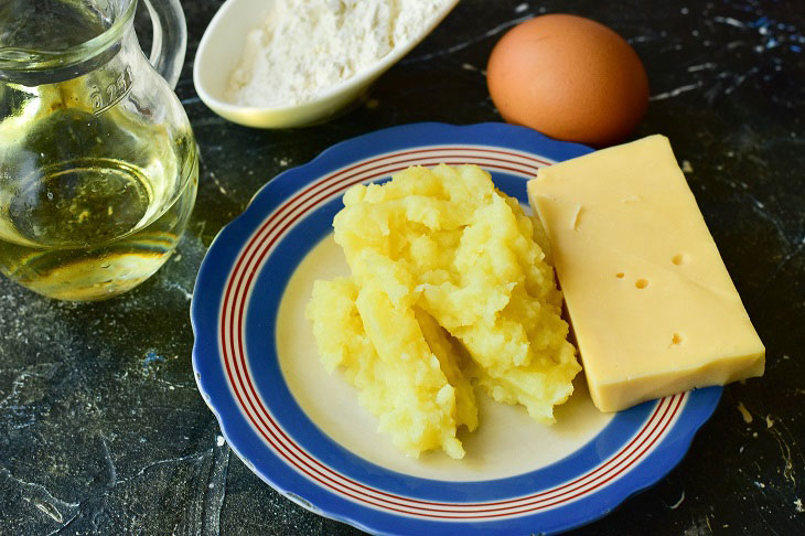 Potato cutlets with cheese - an interesting quick snack