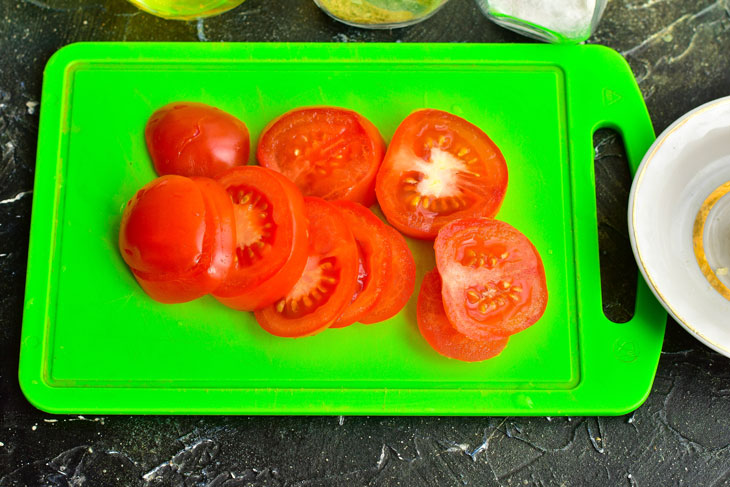 Fried tomatoes in cheese batter - you can safely cook them on the festive table