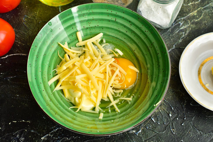 Fried tomatoes in cheese batter - you can safely cook them on the festive table