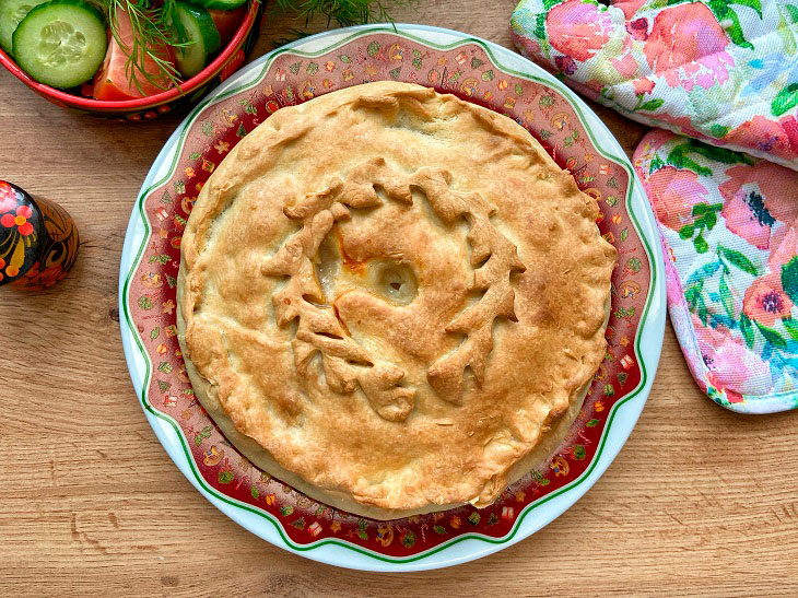 Kurnik is simple - an old royal pie