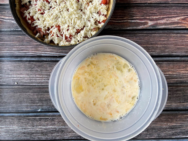 Quiche with mushrooms and cheese - juicy, tender and fragrant