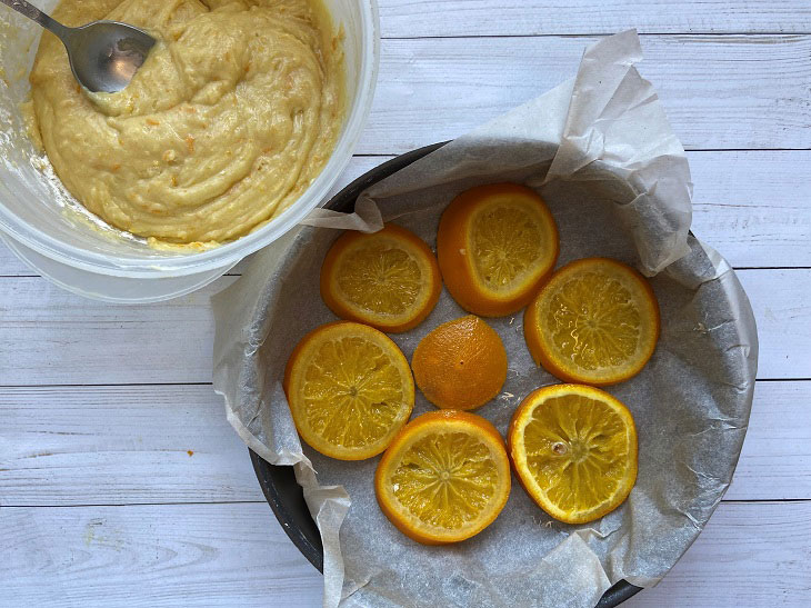 Quick pie with oranges - very beautiful and spectacular pastries