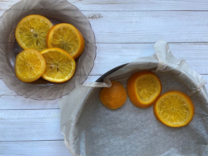 Quick pie with oranges - very beautiful and spectacular pastries