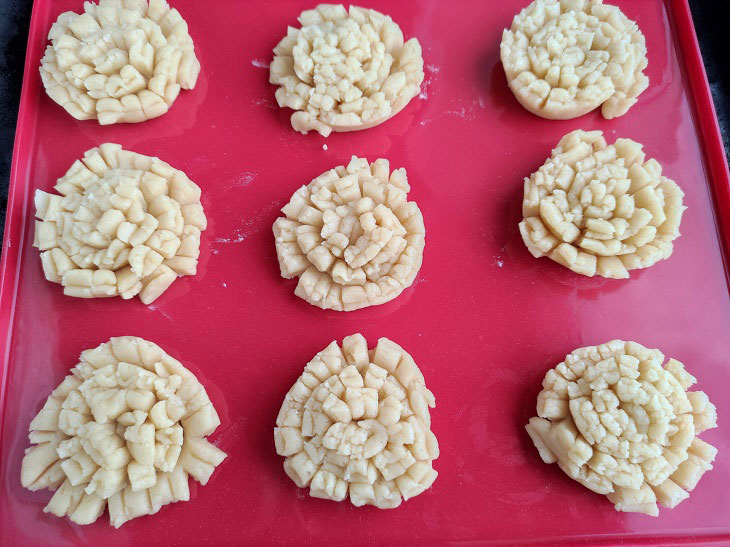 Chrysanthemum cookies - a delicious and simple recipe