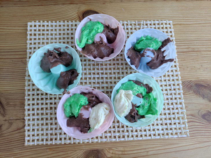 Camouflage cupcakes - interesting pastries for a men's holiday
