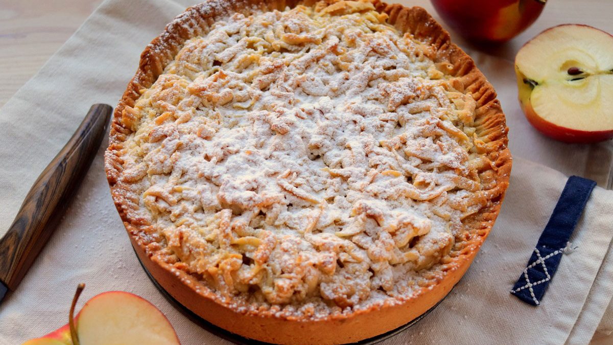 Grated apple pie – delicious and fragrant