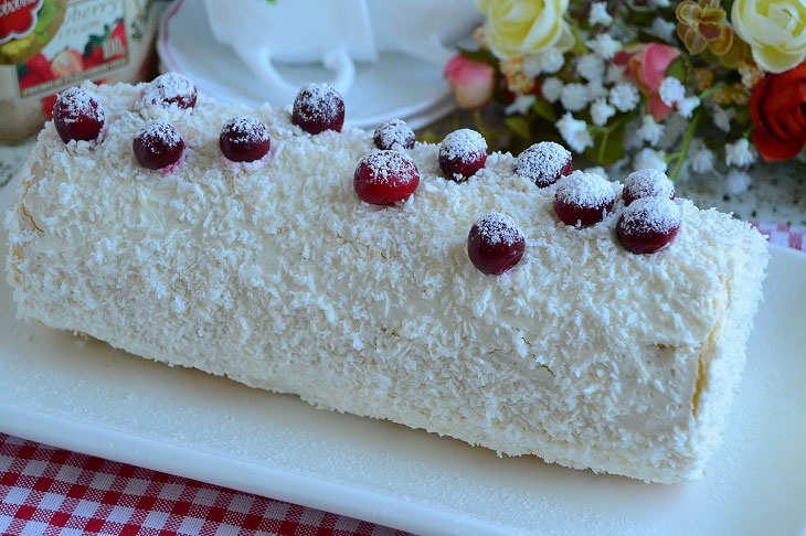 Biscuit roll "Berries in the Snow" - the most delicate dessert