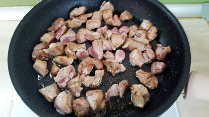 Bast shoes with puff pastry meat - crispy and fragrant pastries