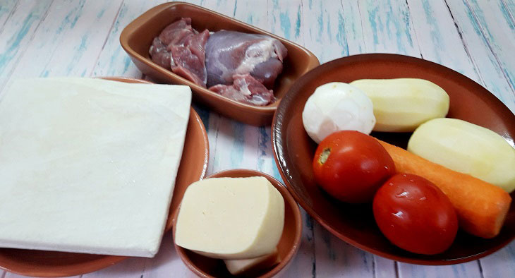 Bast shoes with puff pastry meat - crispy and fragrant pastries