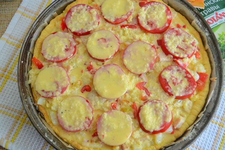 Quiche with cauliflower and boiled pork - a delicious French pie