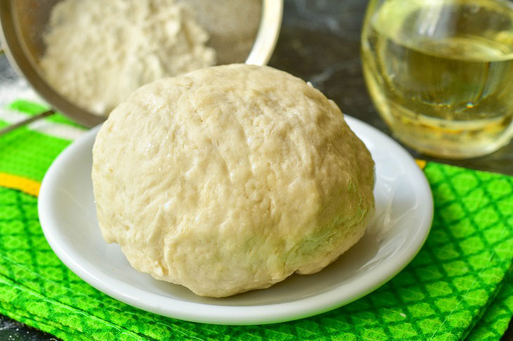 How to cook yeast dough on mineral water - a simple and excellent recipe