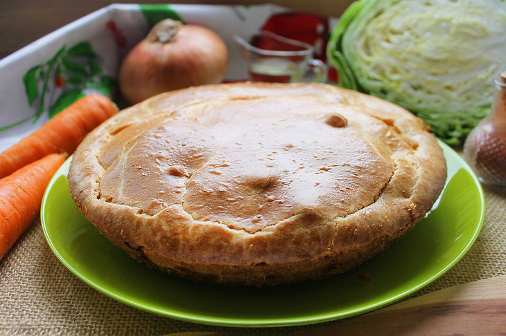 Jellied pie with cabbage - a tasty and economical dish