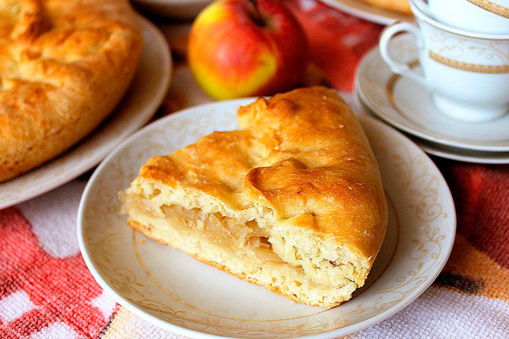 Lean yeast pie with cabbage filling - soft, juicy and delicious