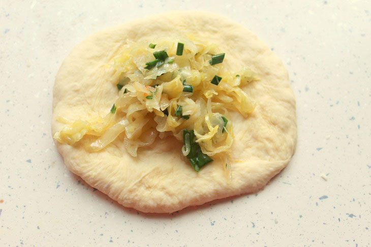 Lenten pies with cabbage - soft, tender and tasty