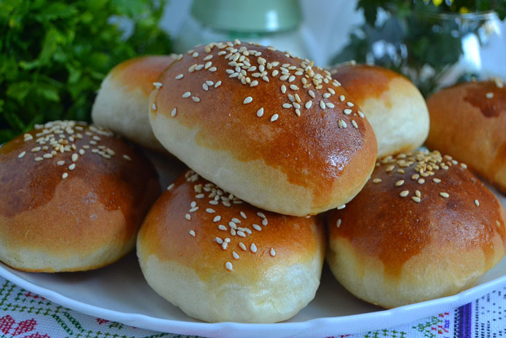 Delicious pies with cabbage and egg in the oven - from simple and affordable products