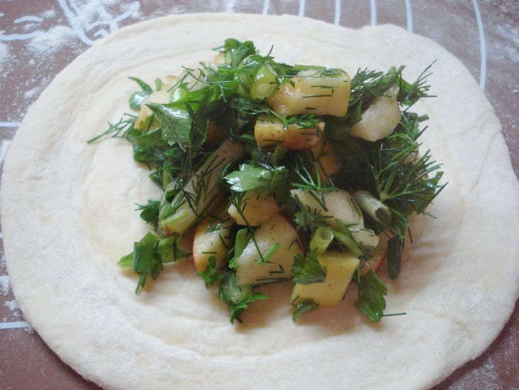 Surprisingly delicious puffs with an unusual filling of apples and herbs